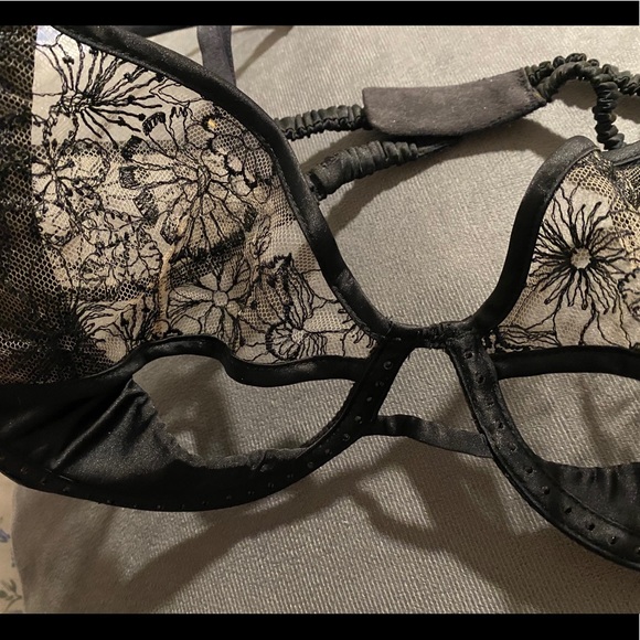 Victoria's Secret Other - Victoria Secret Cutout Demi Bra